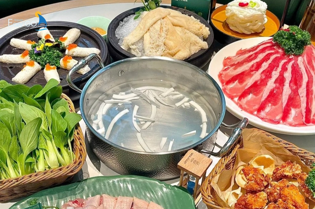 Lẩu gà nước dừa