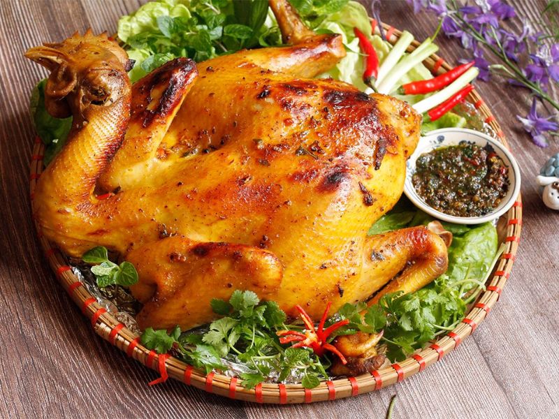 Gà đồi nướng đặc trưng của dân tộc Thái