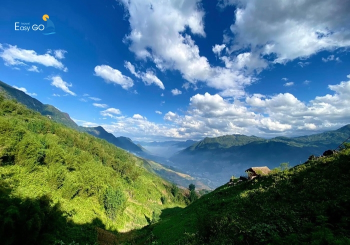 Bản Sâu Chua được bao phủ bởi mây