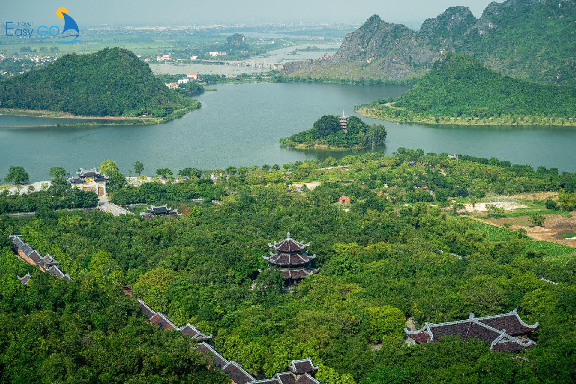 Thung Ui gần quần thể chùa Bái Đính