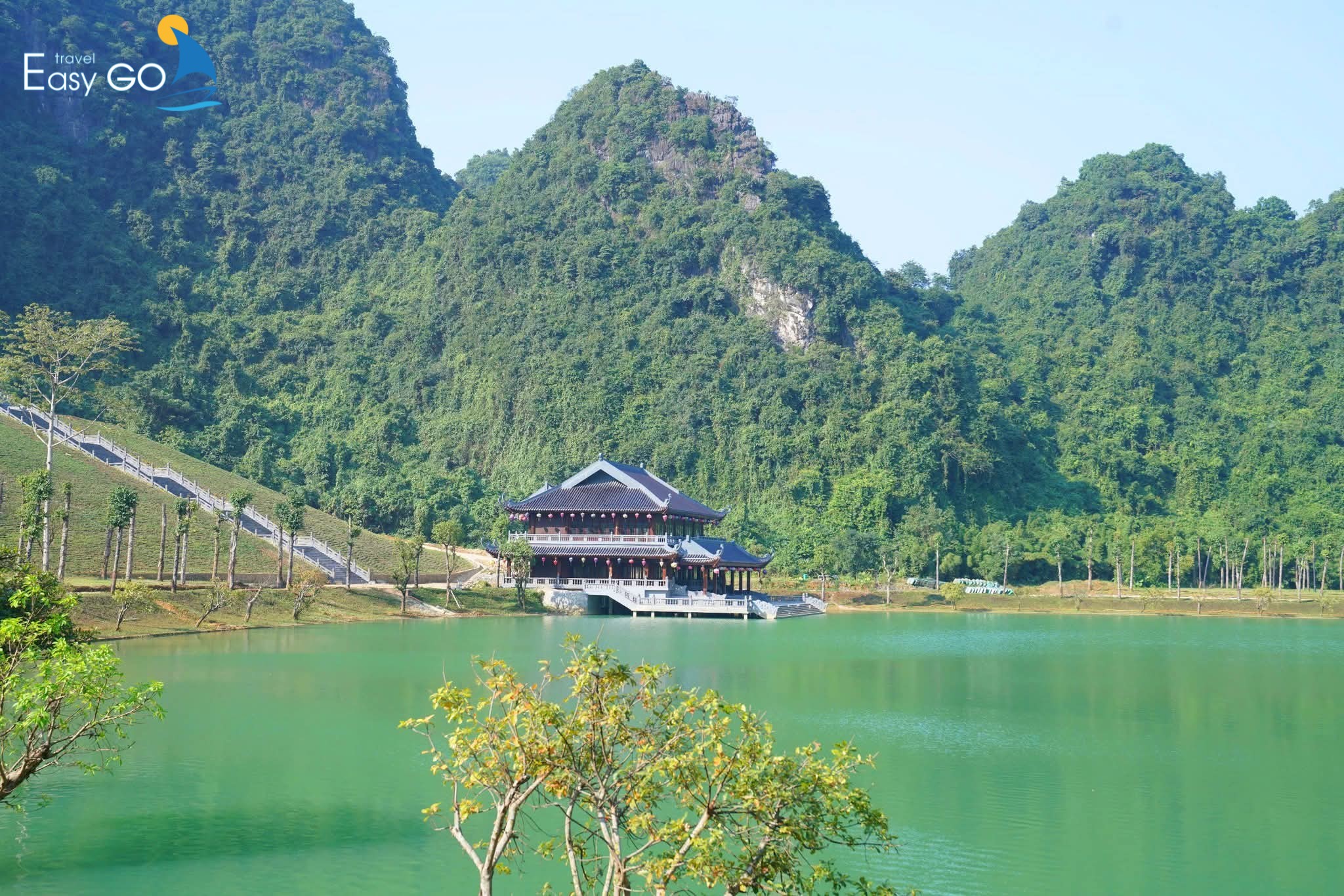 Thung Ui sở hữu cảnh quan thiên nhiên hoang sơ, yên bình