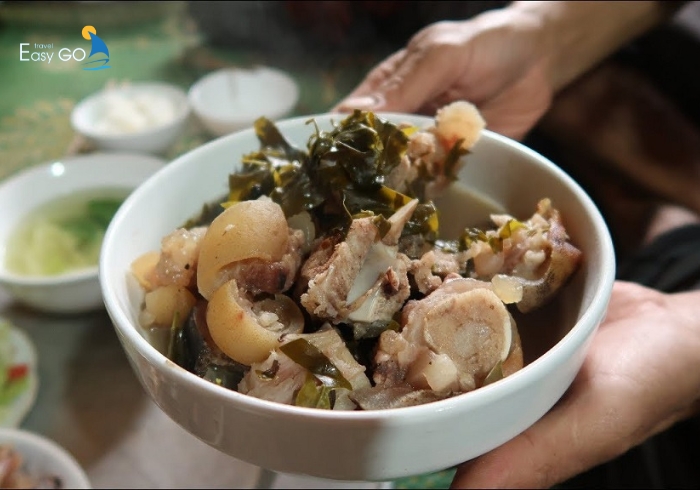 Trâu nấu lá lồm