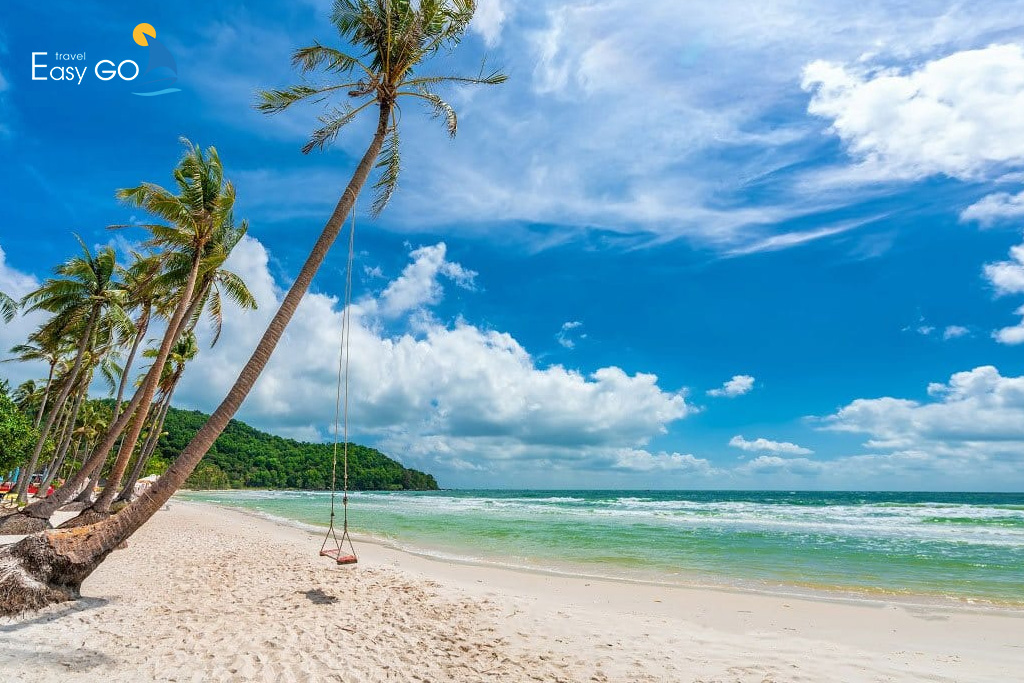 Bãi Sao Phú Quốc đẹp mắt với bãi cát trắng, nước biển trong xanh