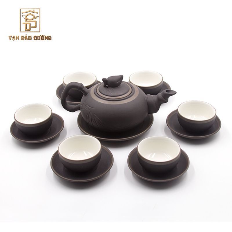 Ấm chén trà làm từ gốm