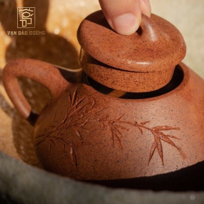 Sau khi để nguội và lau sạch ấm thì bạn có thể sử dụng chiếc ấm tử sa của mình để pha trà