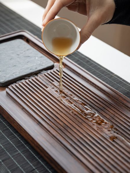 KHAY TRÀ KIỂU NHẬT CÓ ĐÁ DƯỠNG ẤM