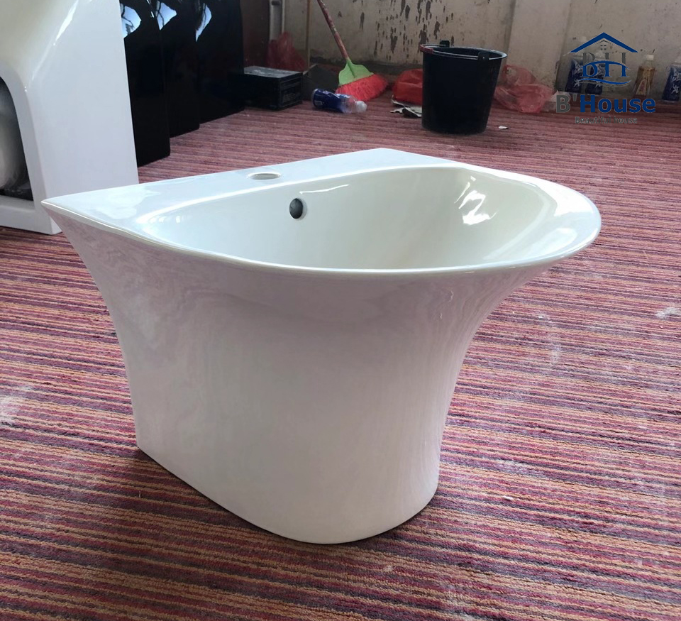 Chậu rửa mặt (Lavabo) treo tường liền chân CL03