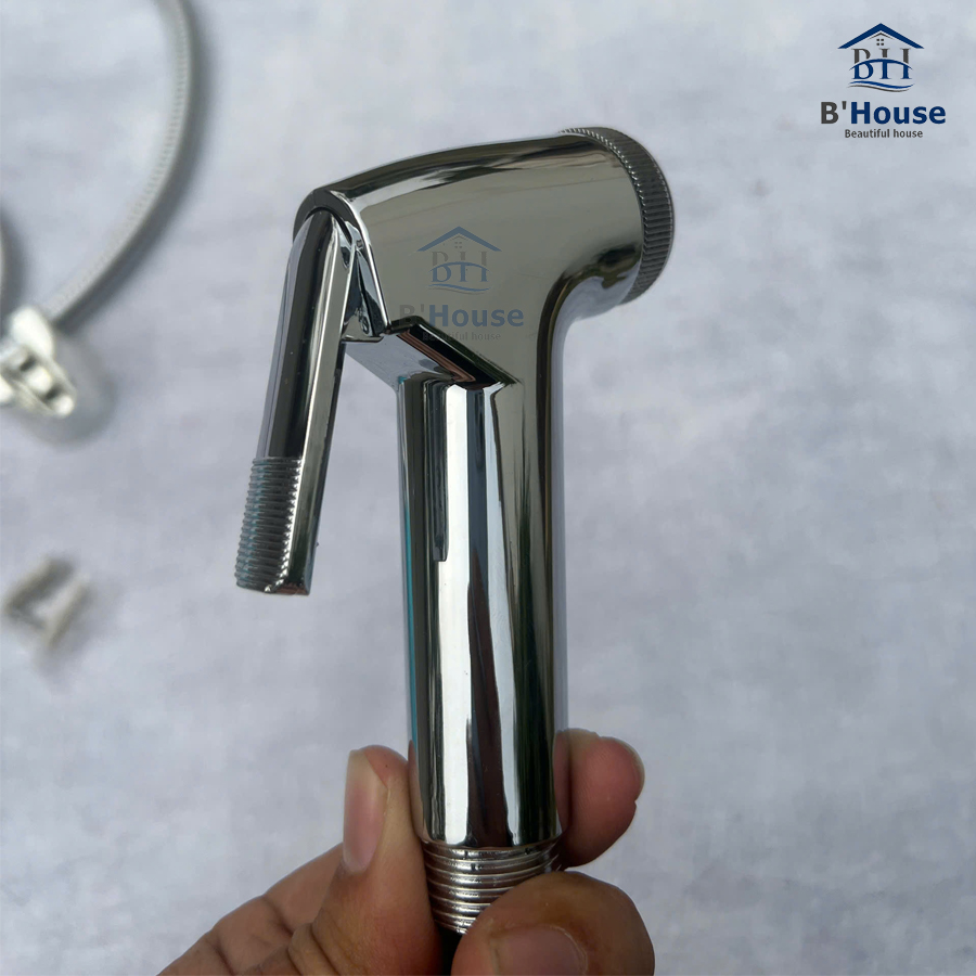 Xịt vệ sinh nhựa