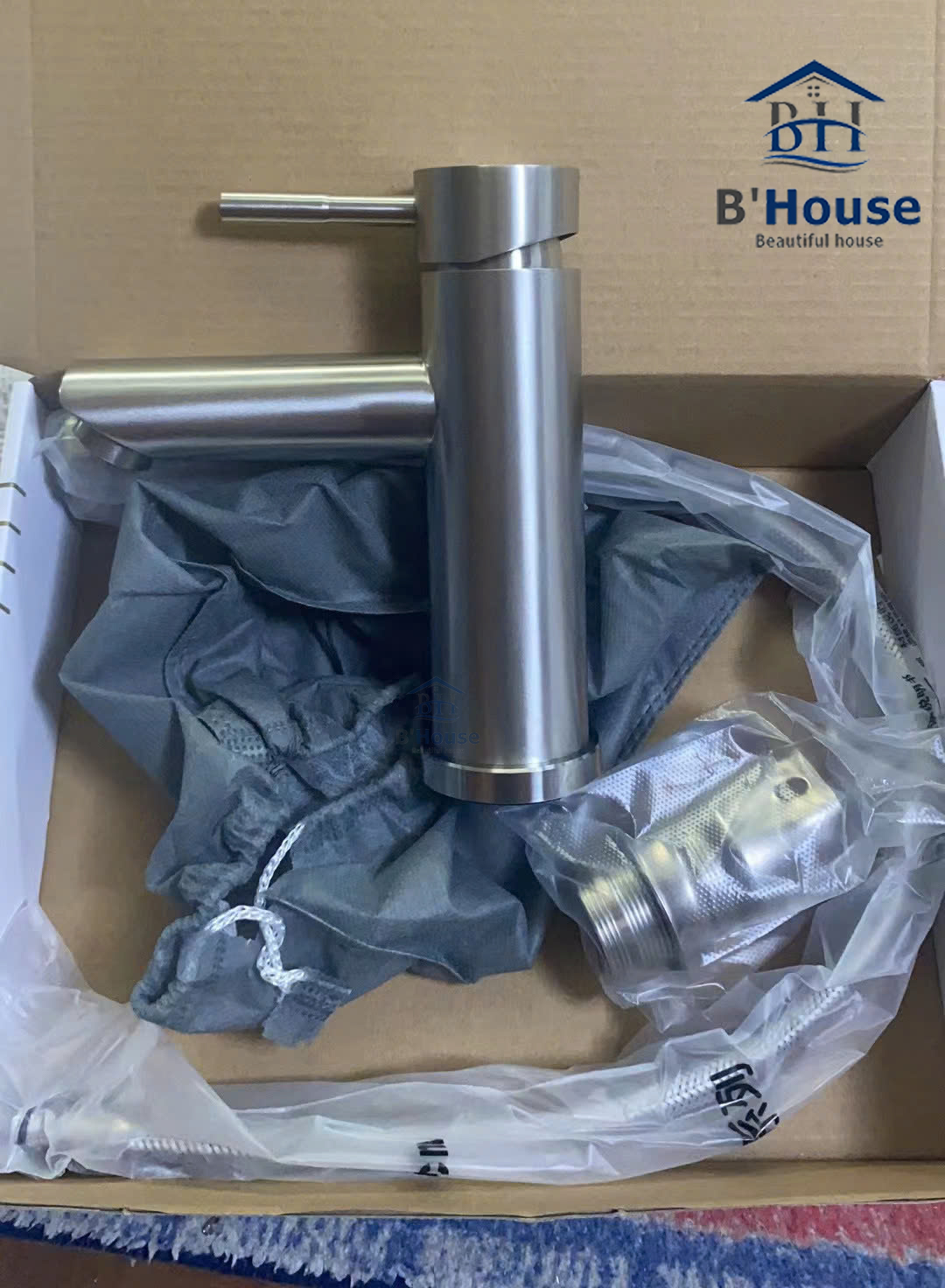 Vòi rửa mặt lavabo V 3042