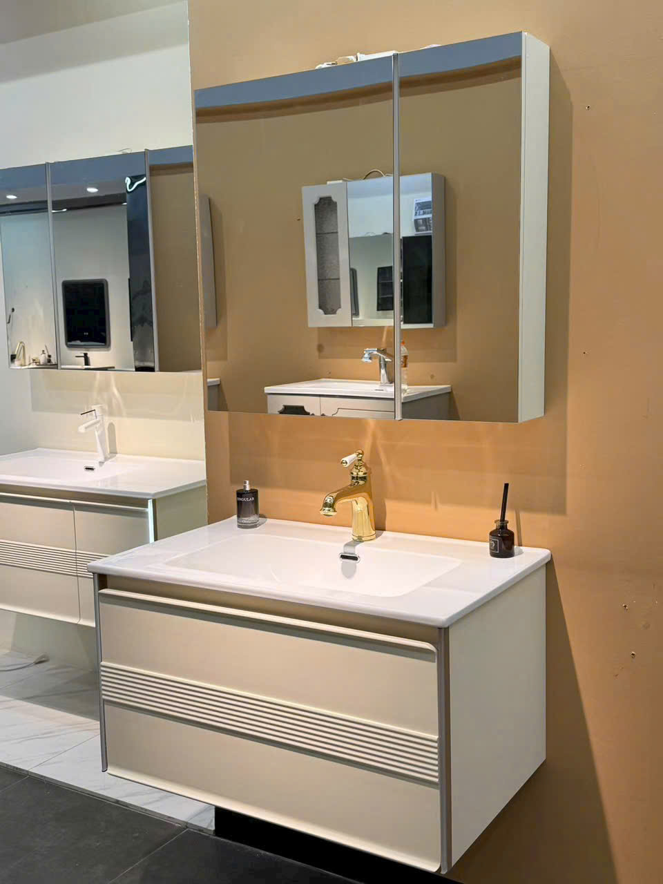 Bộ Tủ Gương Phòng Tắm, Tủ Lavabo Đẹp, Tủ Lavabo Phòng Tắm CR 420