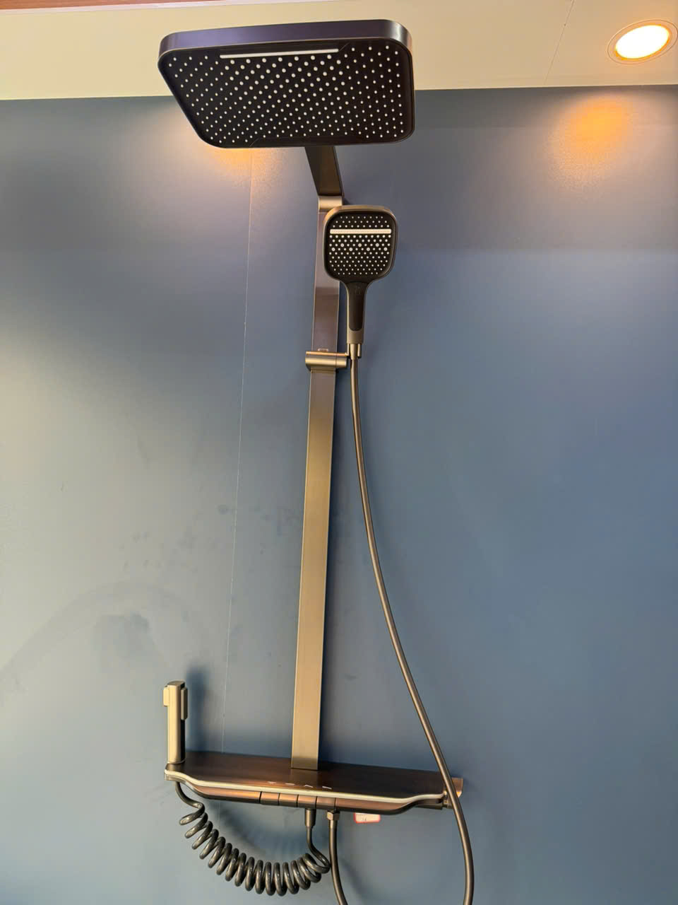 Sen cây tắm đứng SC S704