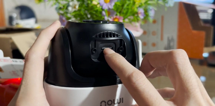 Cách gắn thẻ nhớ vào camera imou đúng cách