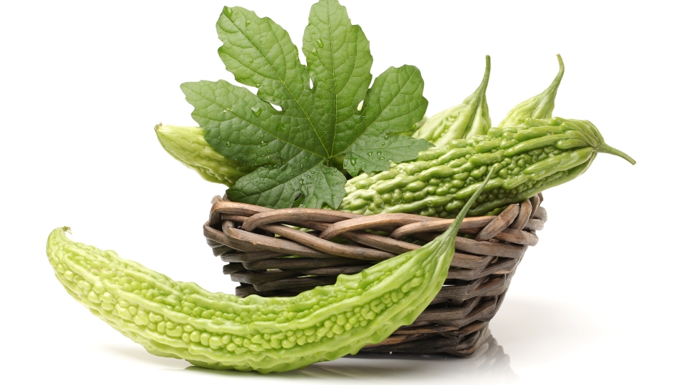 Bitter melon leaves treat armpit odor