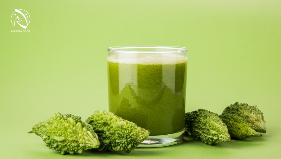 Drink bitter melon juice to cure underarm odor
