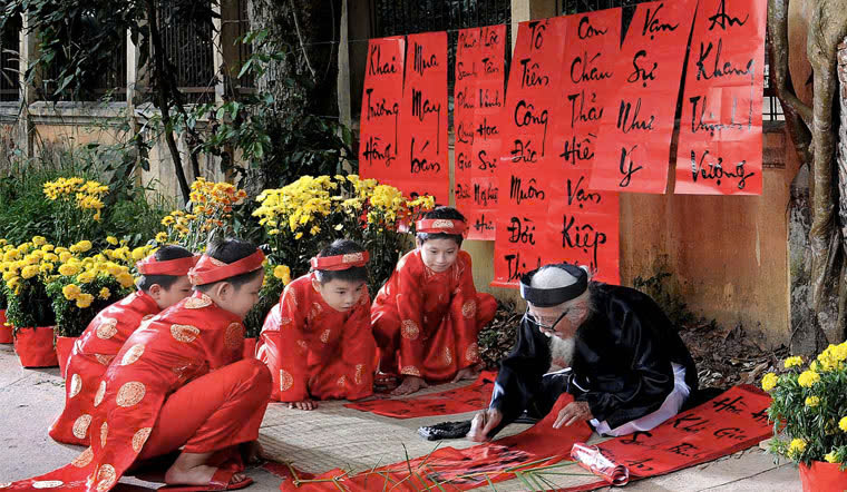 Xin chữ đầu năm ý nghĩa gì? Chữ may mắn Tết Ất Tỵ 2025