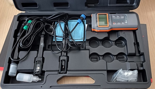 MÁY ĐO ĐA CHỈ TIÊU NƯỚC CẦM TAY AZ86021 pH, EC, ĐỘ MẶN, TDS, DO