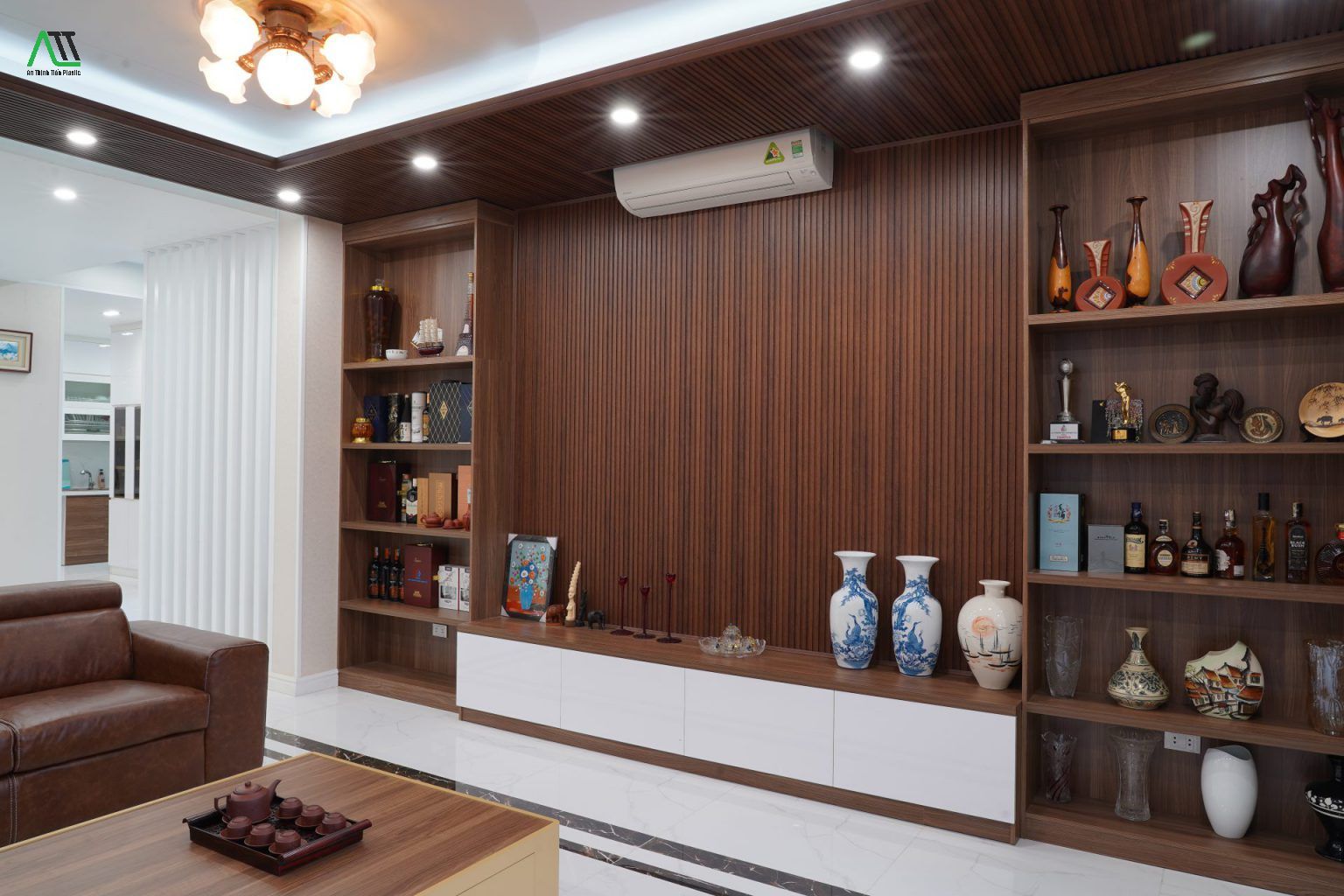 Cách chọn tấm ốp nhựa phòng khách theo phong thủy