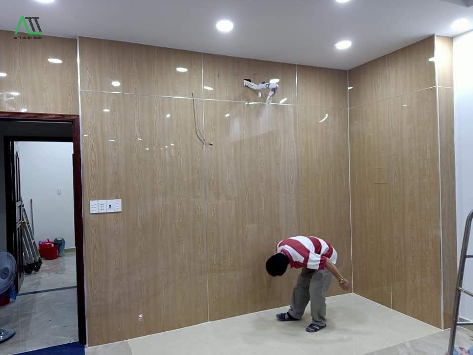 cách ốp tường bằng tấm nhựa nano