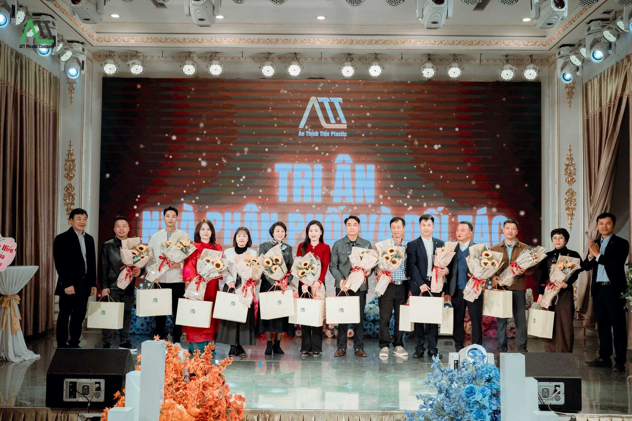 giá tấm ốp ATT