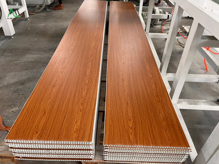 hướng dẫn thi công tấm nhựa ốp tường