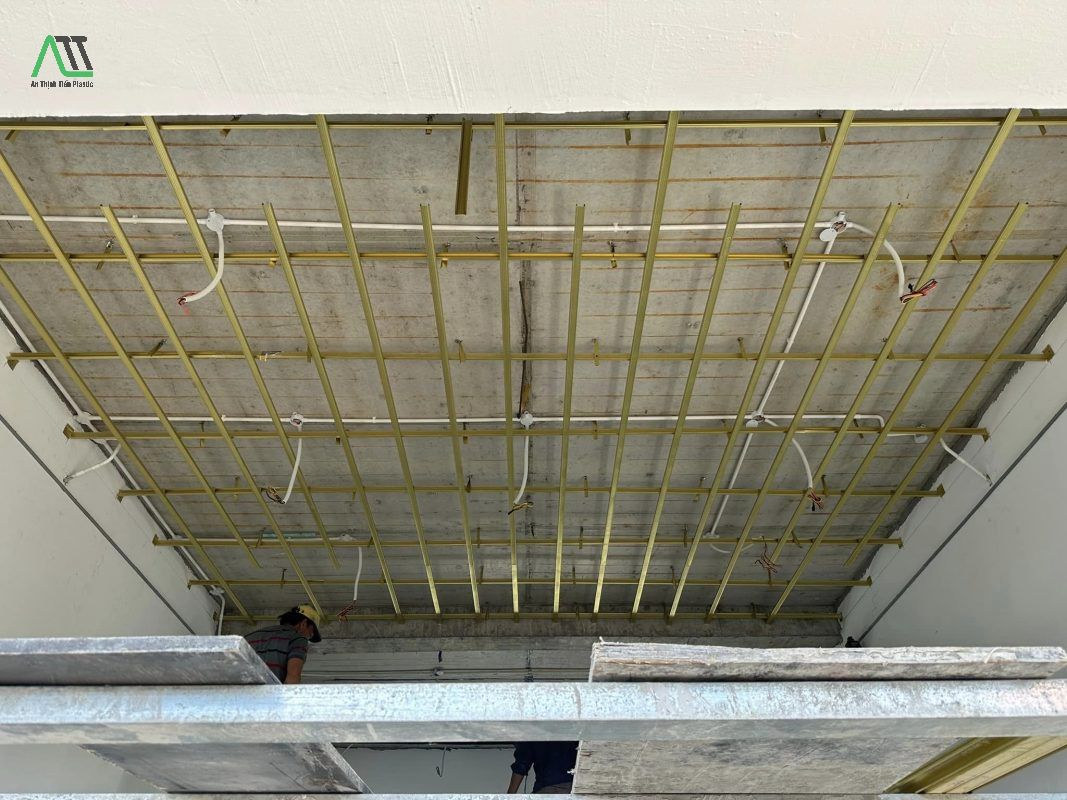 khoảng cách khung xương