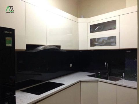 kính màu ốp tường