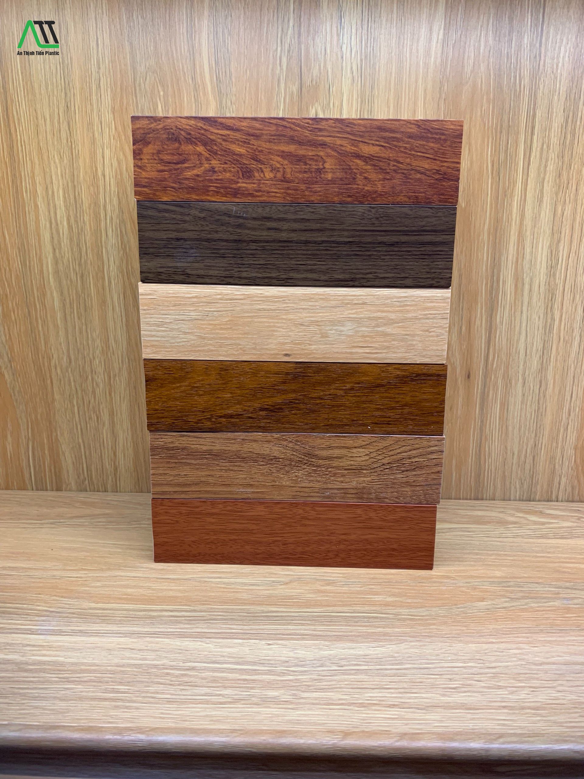Thanh lam nhựa giả gỗ là gì?