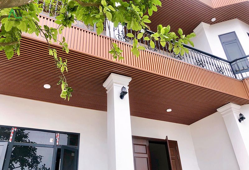 lam sóng nhựa giả gỗ giá bao nhiêu