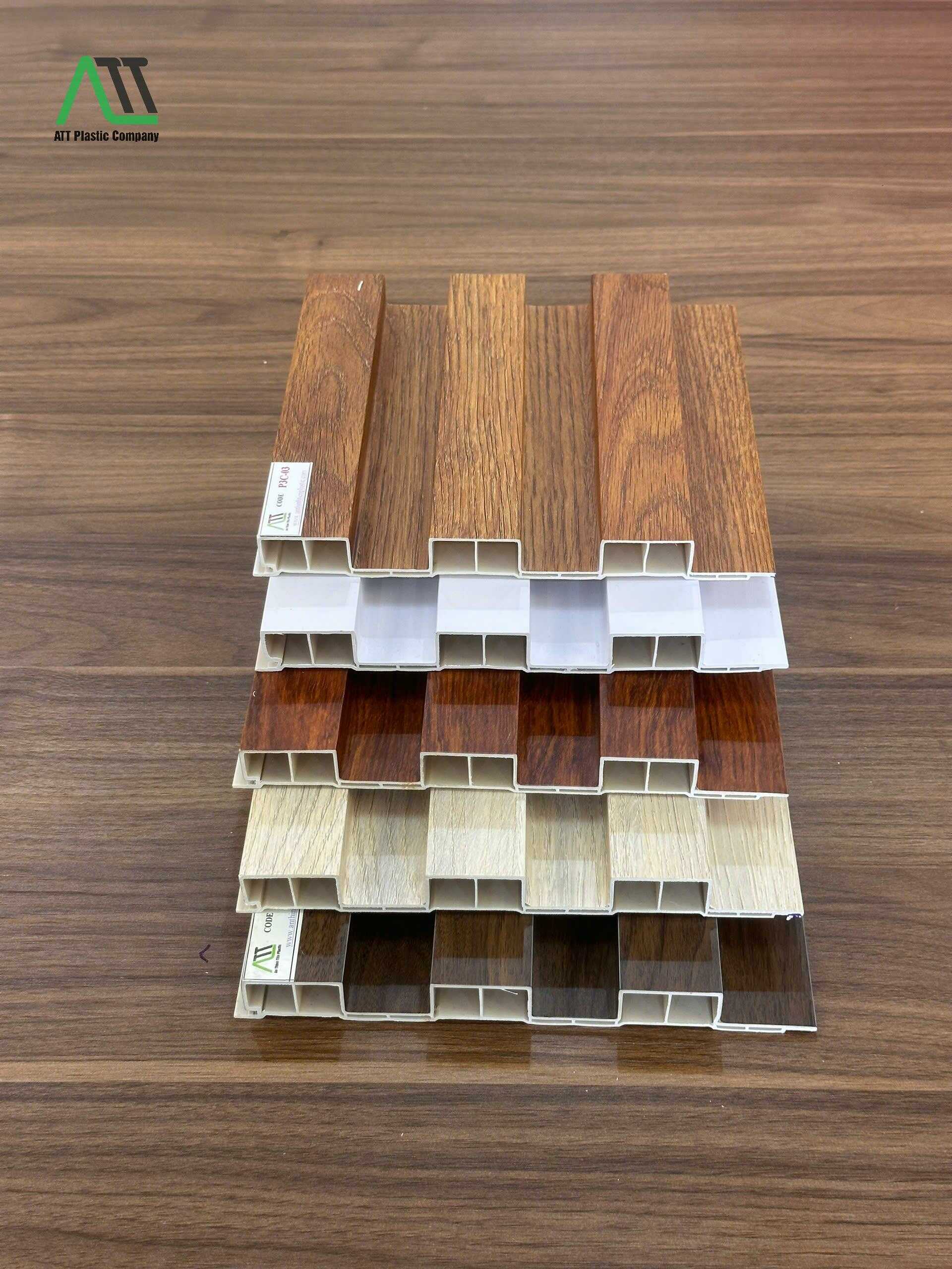 lam sóng nhựa giả gỗ trang trí