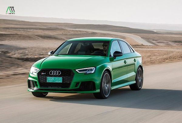 mệnh hỏa hợp màu vàng không