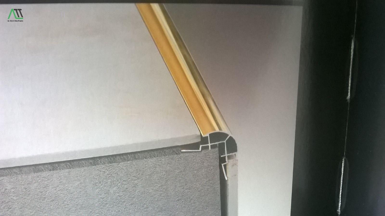 nẹp góc tường là gì