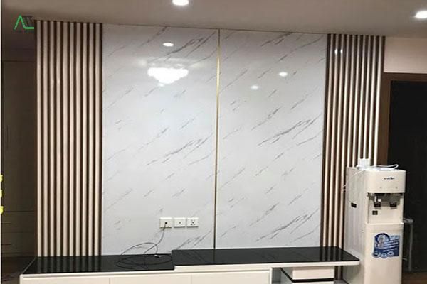 nhựa ốp tường hay gạch ốp tường