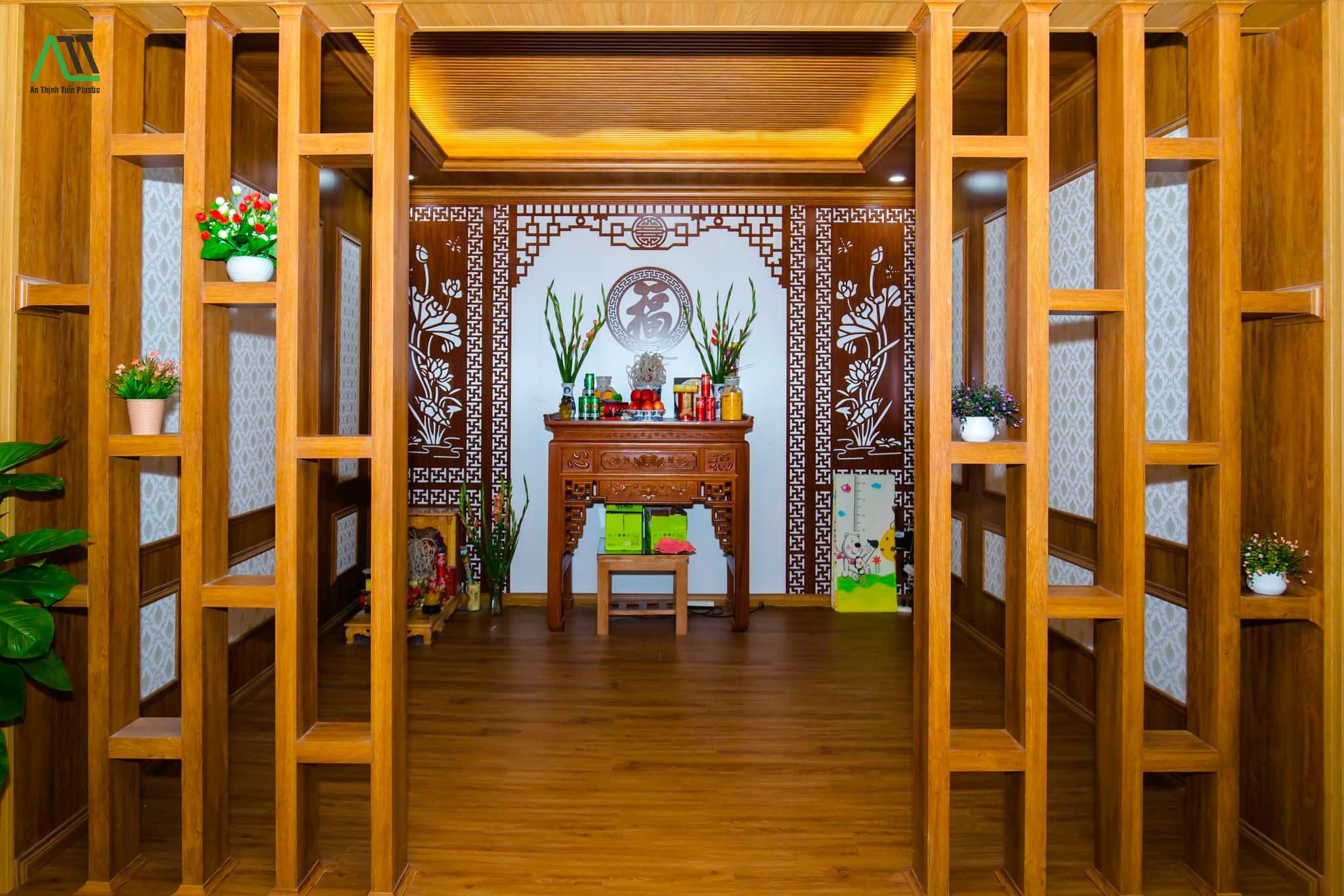 ốp nhựa phòng thờ giả gỗ