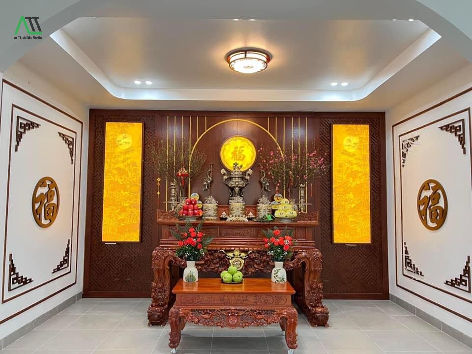 ốp nhựa phòng thờ giả gỗ