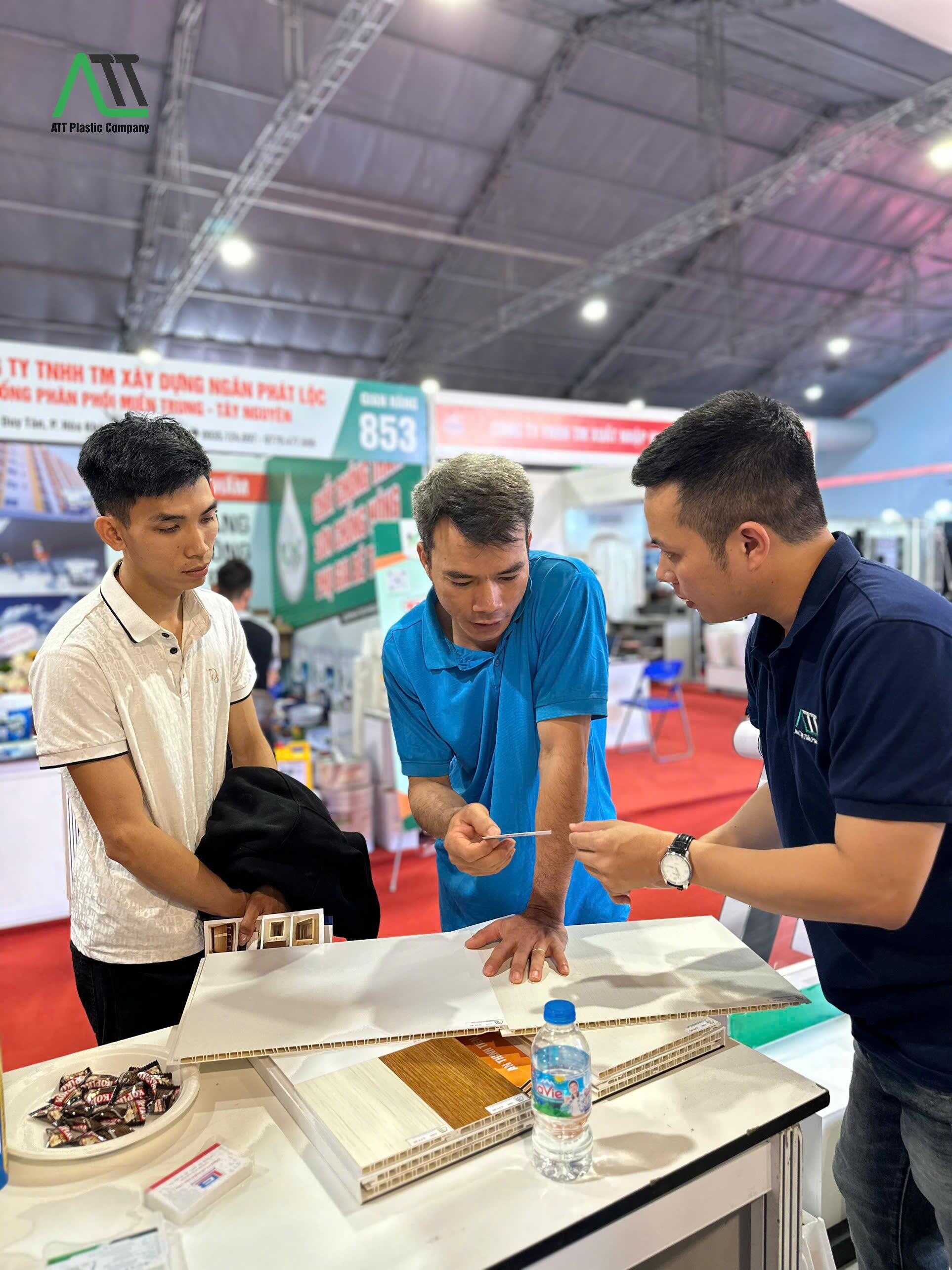 ốp tường nhựa Nano