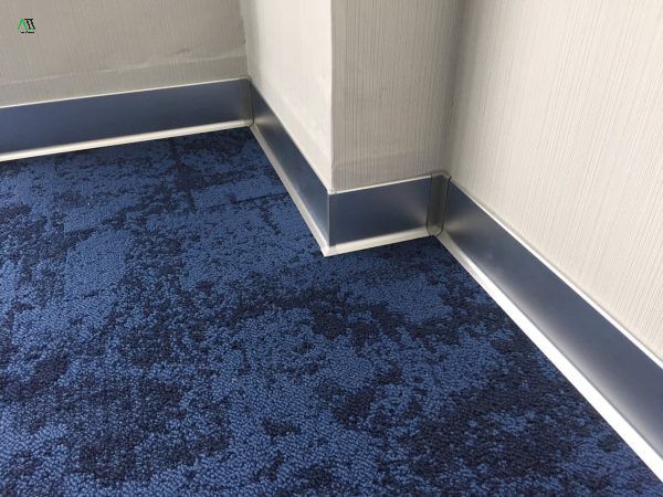 Có nên ốp phào chân tường không?