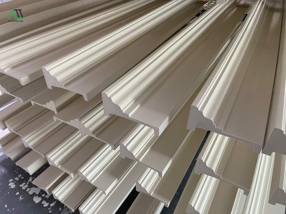 phào chỉ chân tường pu là gì