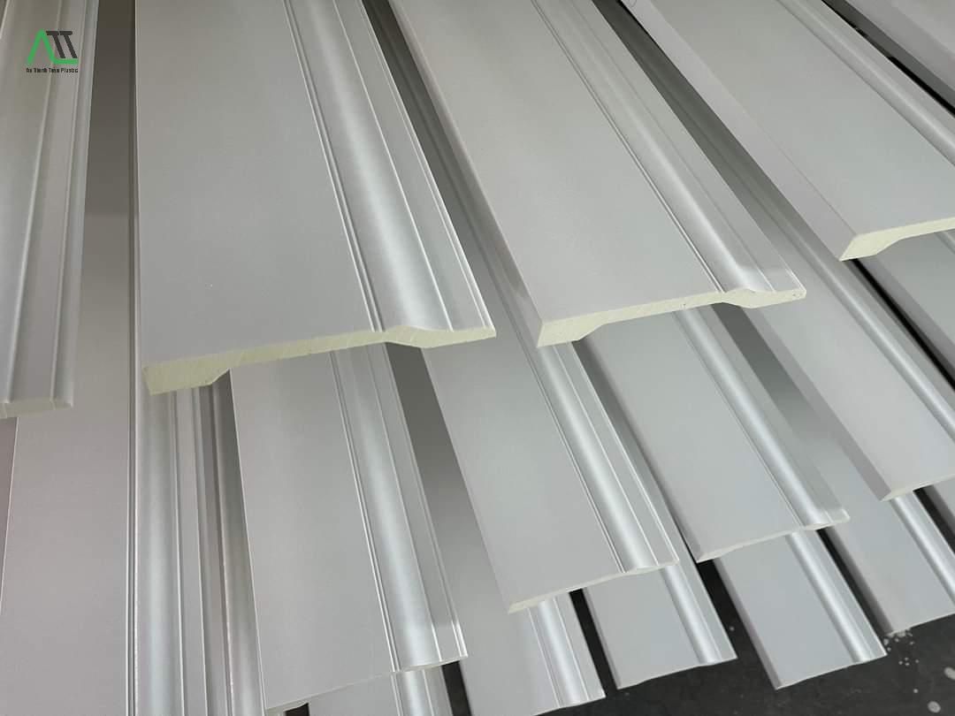 phào chỉ chân tường pu là gì