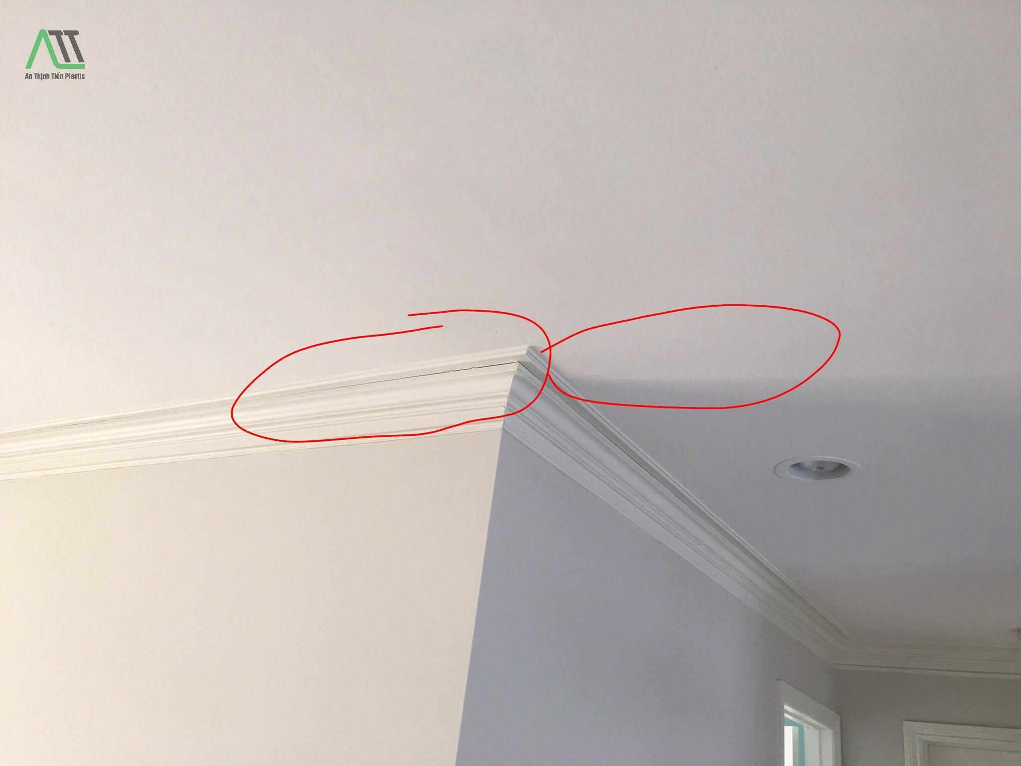 phào chỉ pvc bị nứt