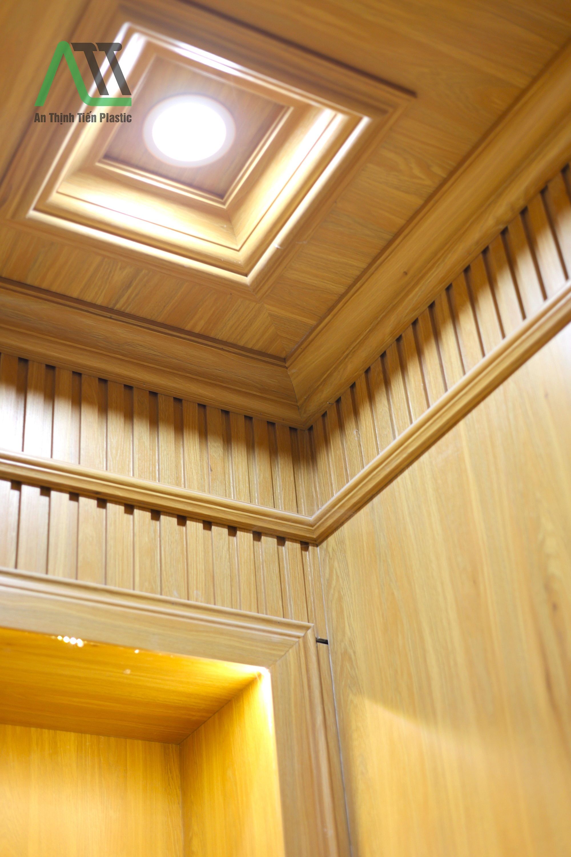 phào chỉ pvc và phào chỉ gỗ