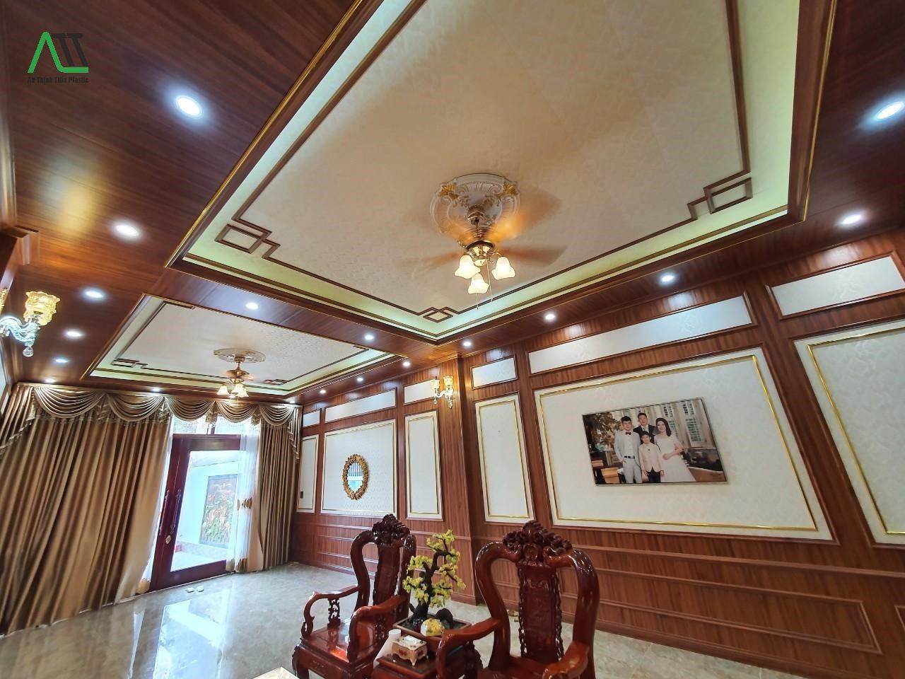 Phào khung tranh là gì