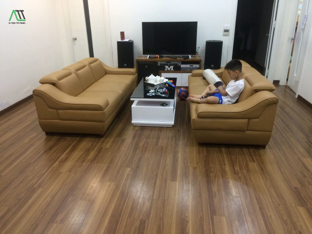 sàn nhựa giả gỗ trong nhà