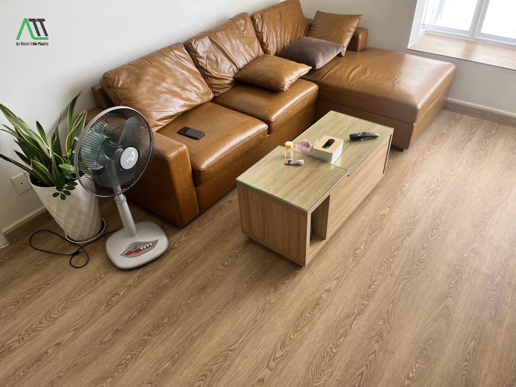 sàn nhựa hèm khóa