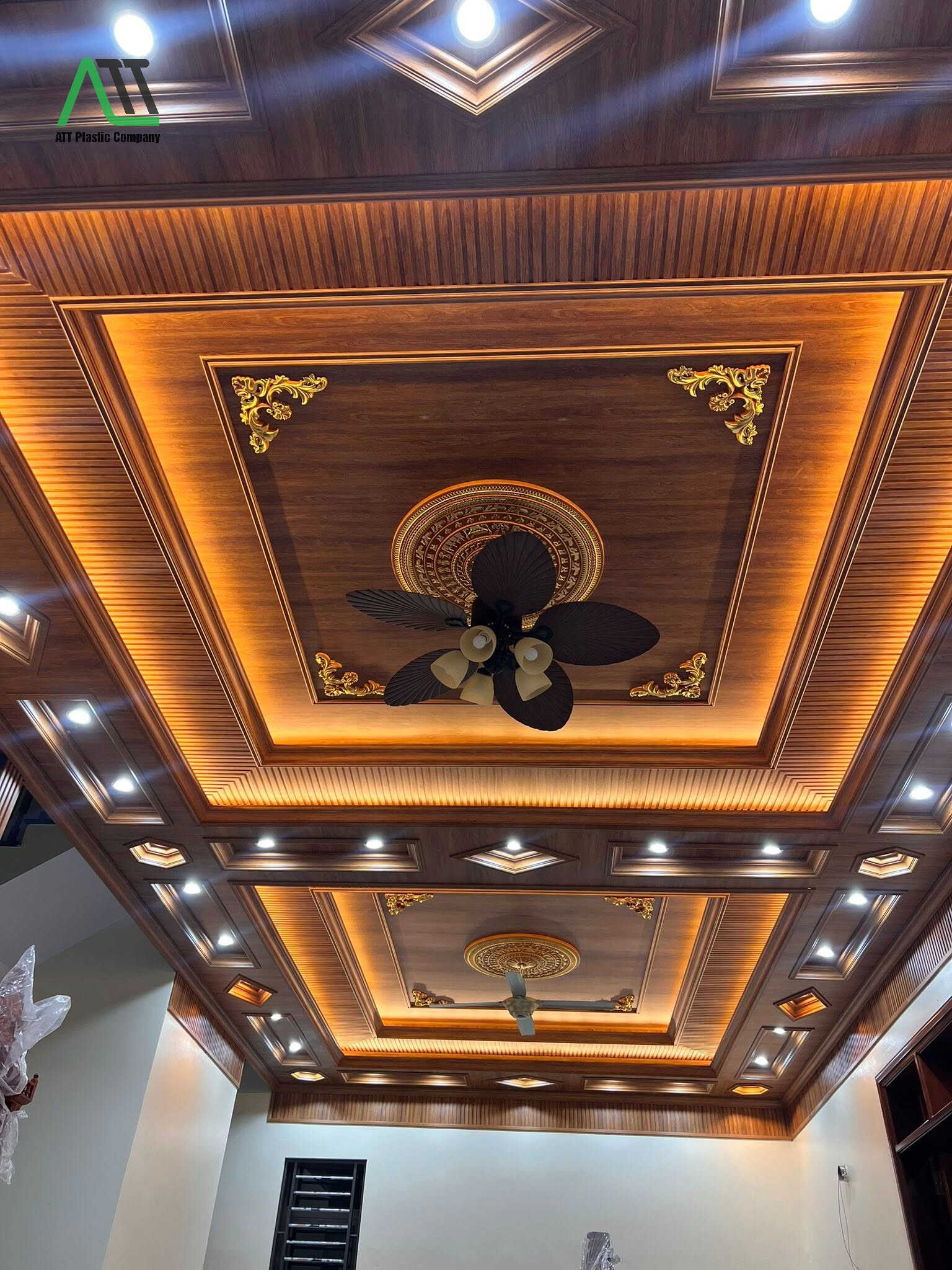 tấm nhựa giả gỗ ốp trần