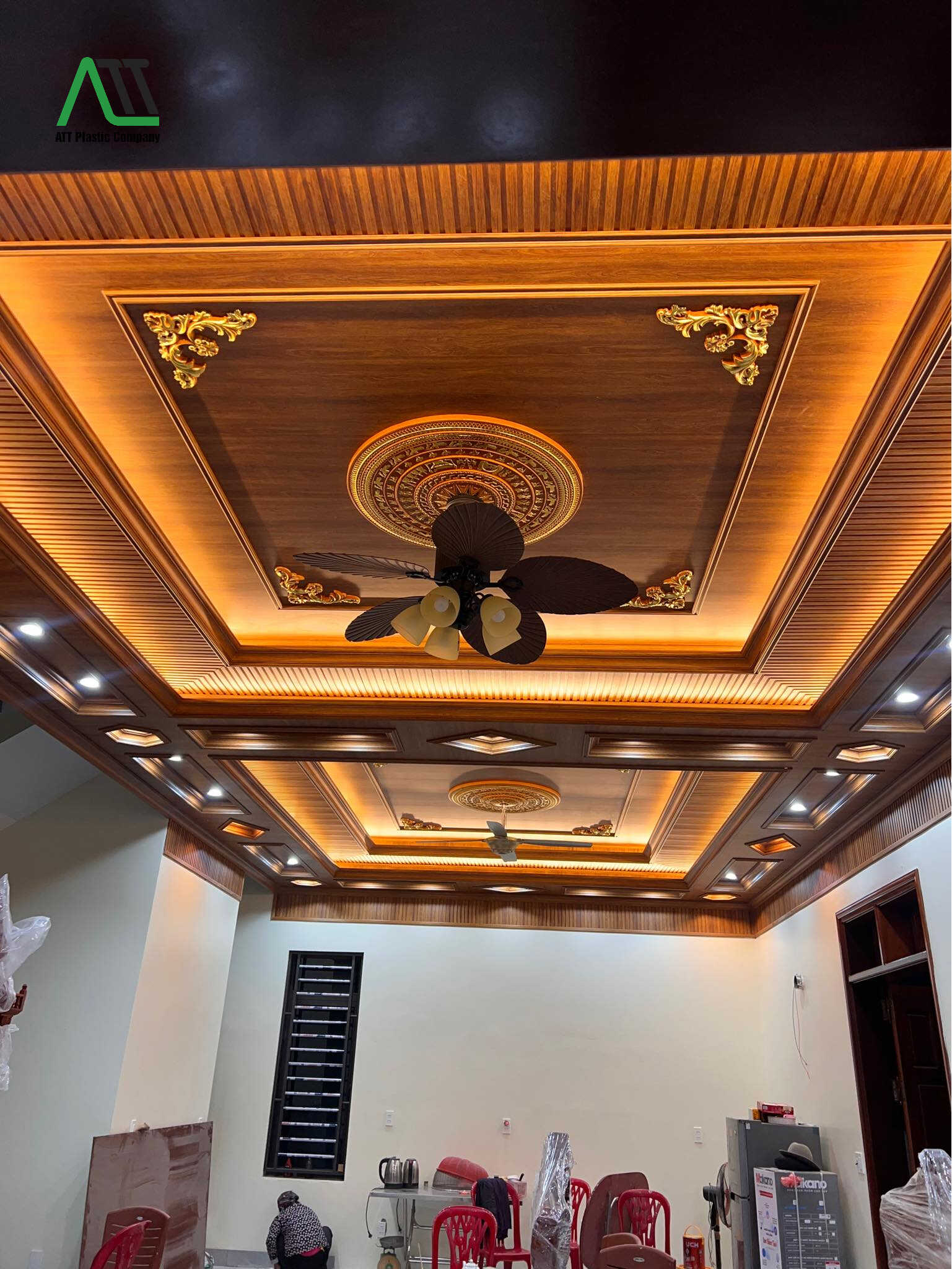 tấm nhựa giả gỗ ốp trần