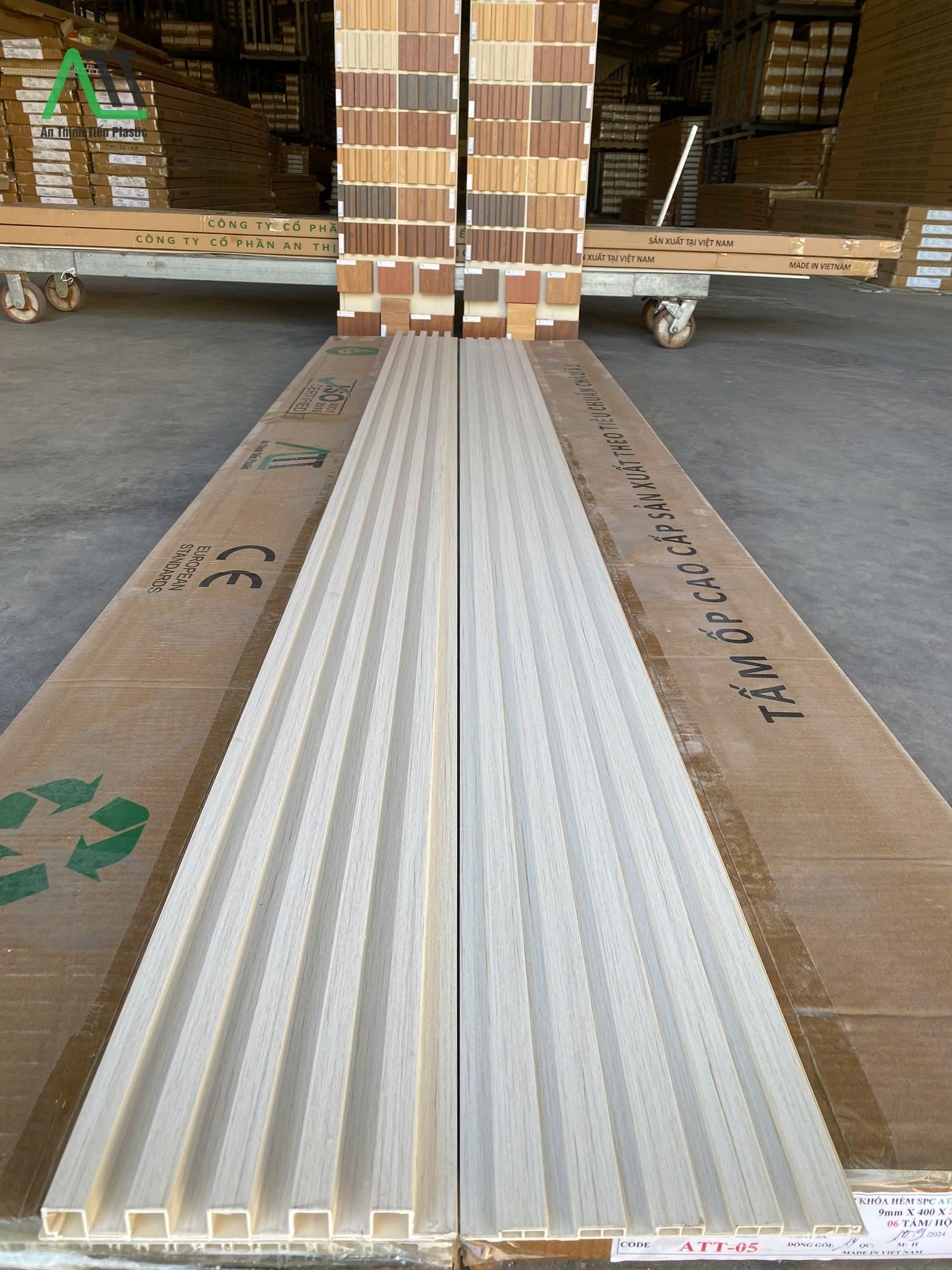 tấm ốp lam sóng gỗ nhựa trong nhà