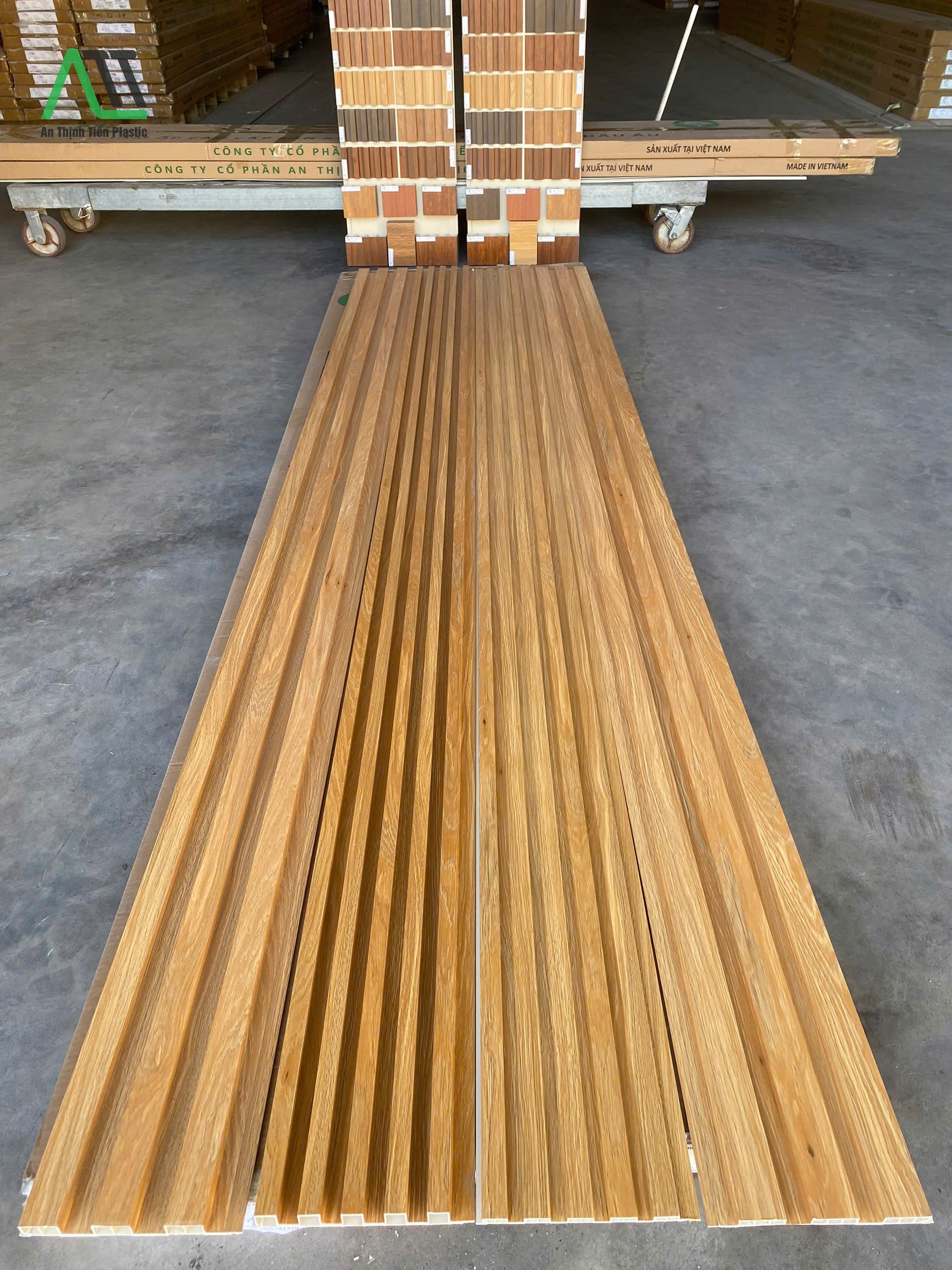 tấm ốp lam sóng gỗ nhựa trong nhà