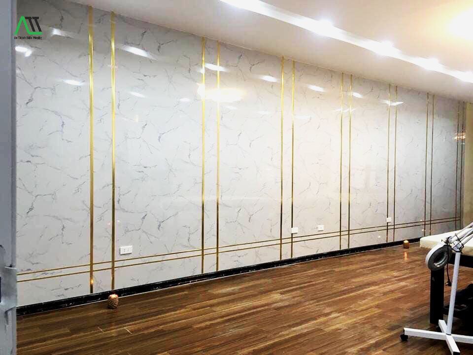 Tại sao tấm ốp trần giả đá PVC được ưa chuộng?