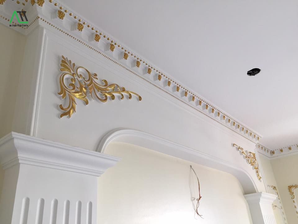 thi công phào chỉ pu