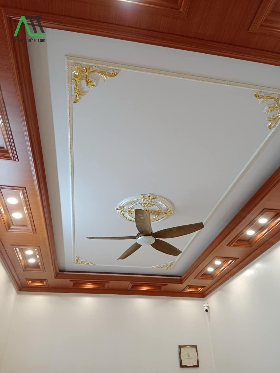 trần nhựa giả gỗ phòng ngủ